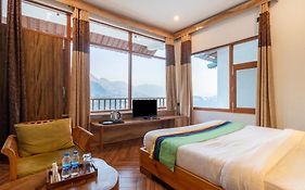 Treebo Vista Lago With Lake View